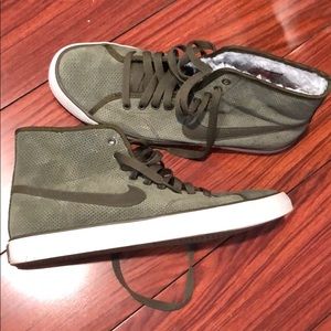 Nike Olive Green Fur Lined High Top - Sz 8.5
